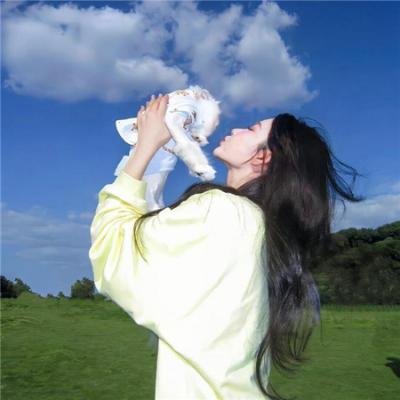 着牛仔裤的钟馗